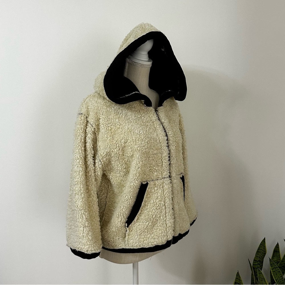 AIKO Faux Shearling Hoodie Jacket Women’s Size Medium